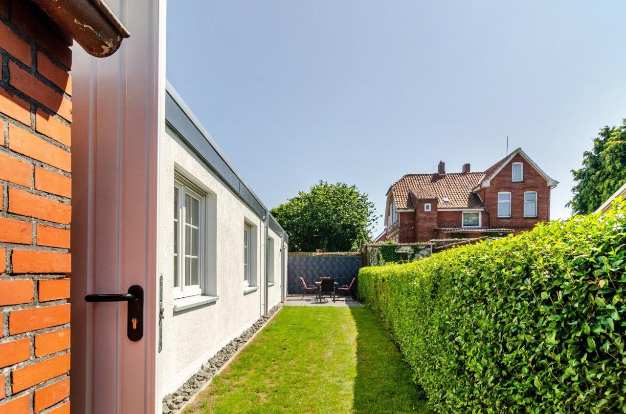 Ferienhaus Sonnenschein - Wohnung 1 Norden Exterior photo